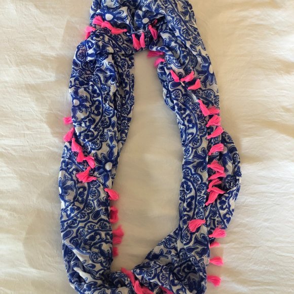 Lilly Pulitzer Riley Infinity Loop Scarf with Pink Tassels - Picture 3 of 4